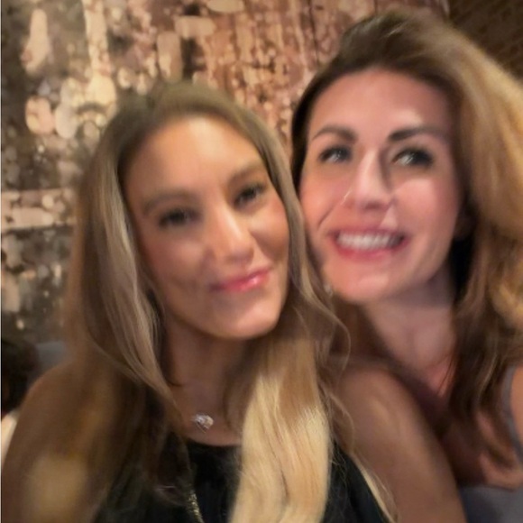 Meet your Posher, Nicole - Picture 6 of 16